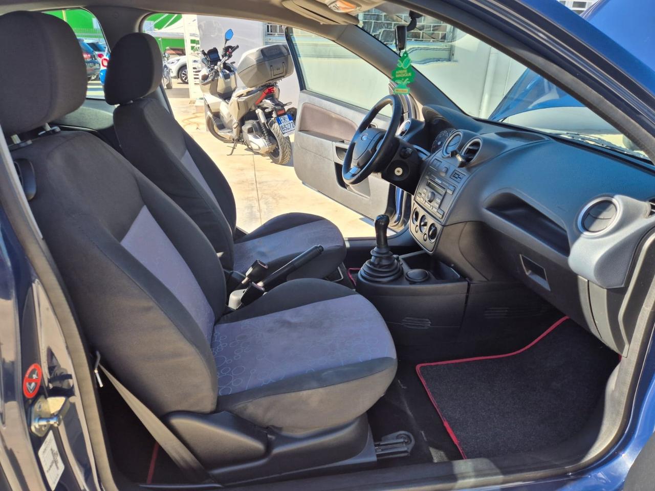 Ford Fiesta 1.2 16V 75cv