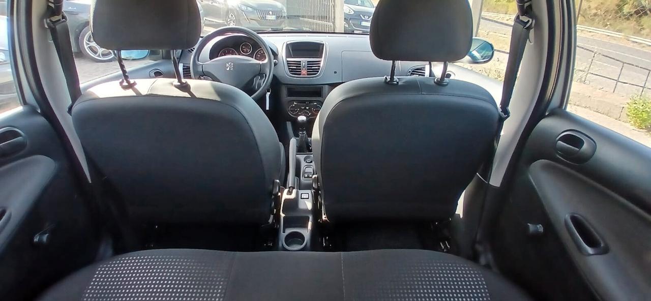 Peugeot 206 1.1 5p. Trendy - 2011 40.000km