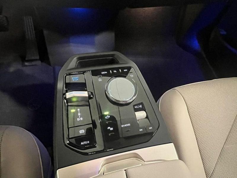 BMW iX i20 2021 xdrive50 pacchetto sportivo