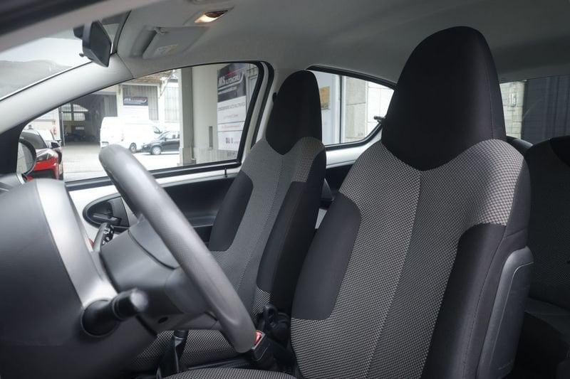 Toyota Aygo Toyota Aygo 1.0 VVT-i Active Connect 50KW ANNO 2013