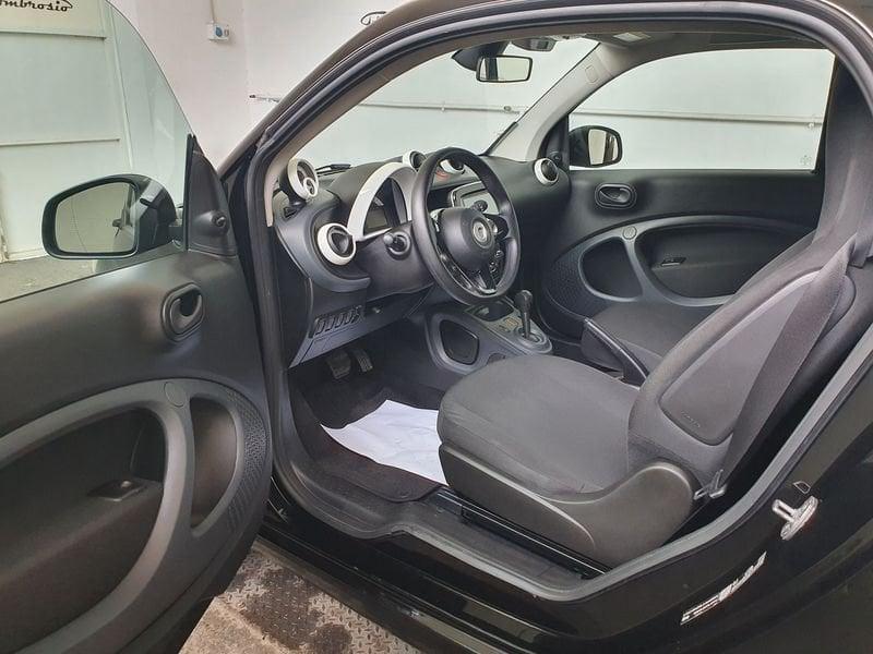 smart fortwo EQ Passion TUA 108,00 MESE