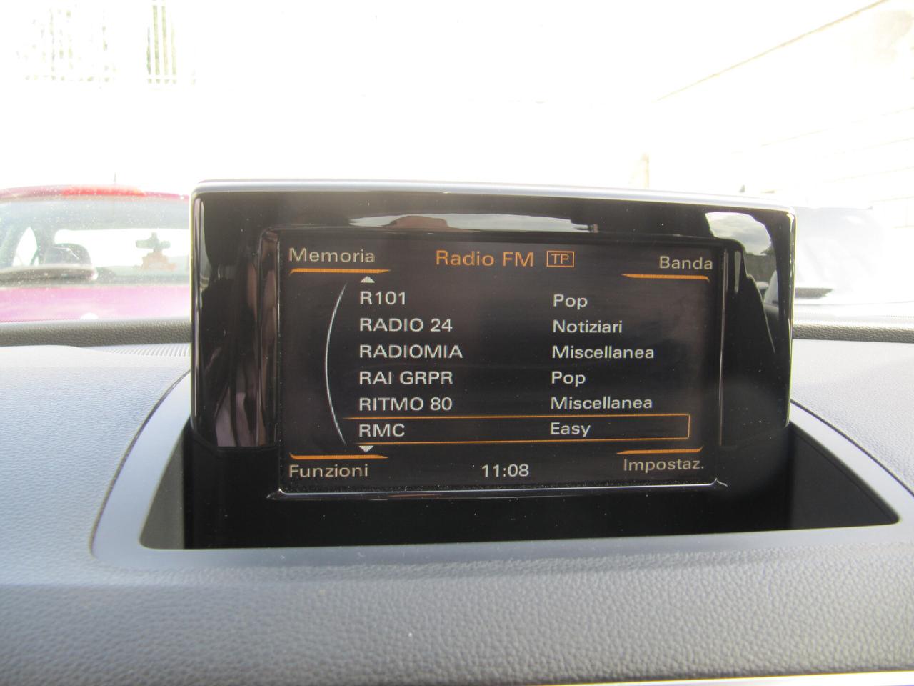 Audi Q3 2.0 TDI 120 CV Business