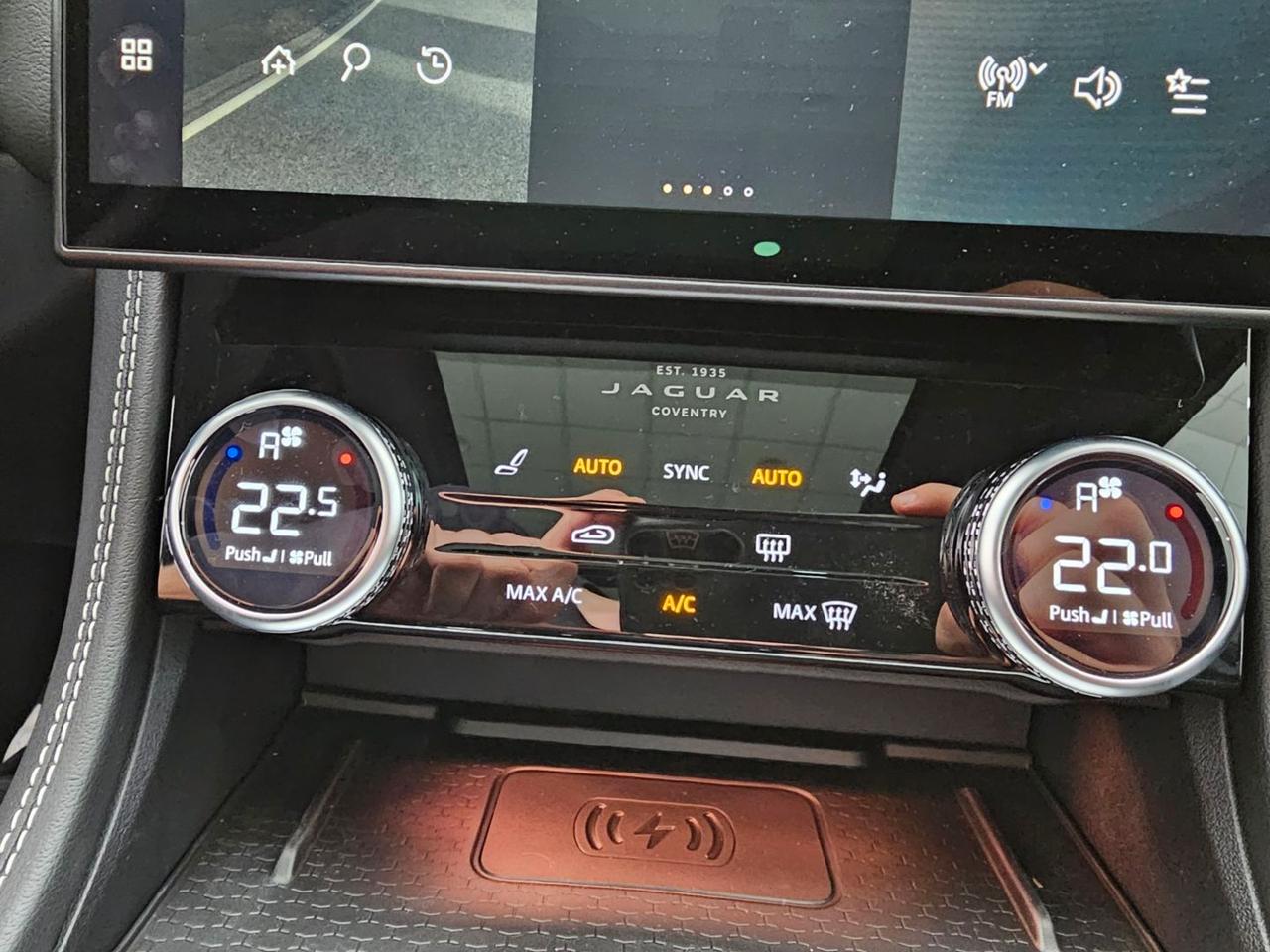 Jaguar F-Pace 2.0 D204 R-Dynamic SE awd auto camera