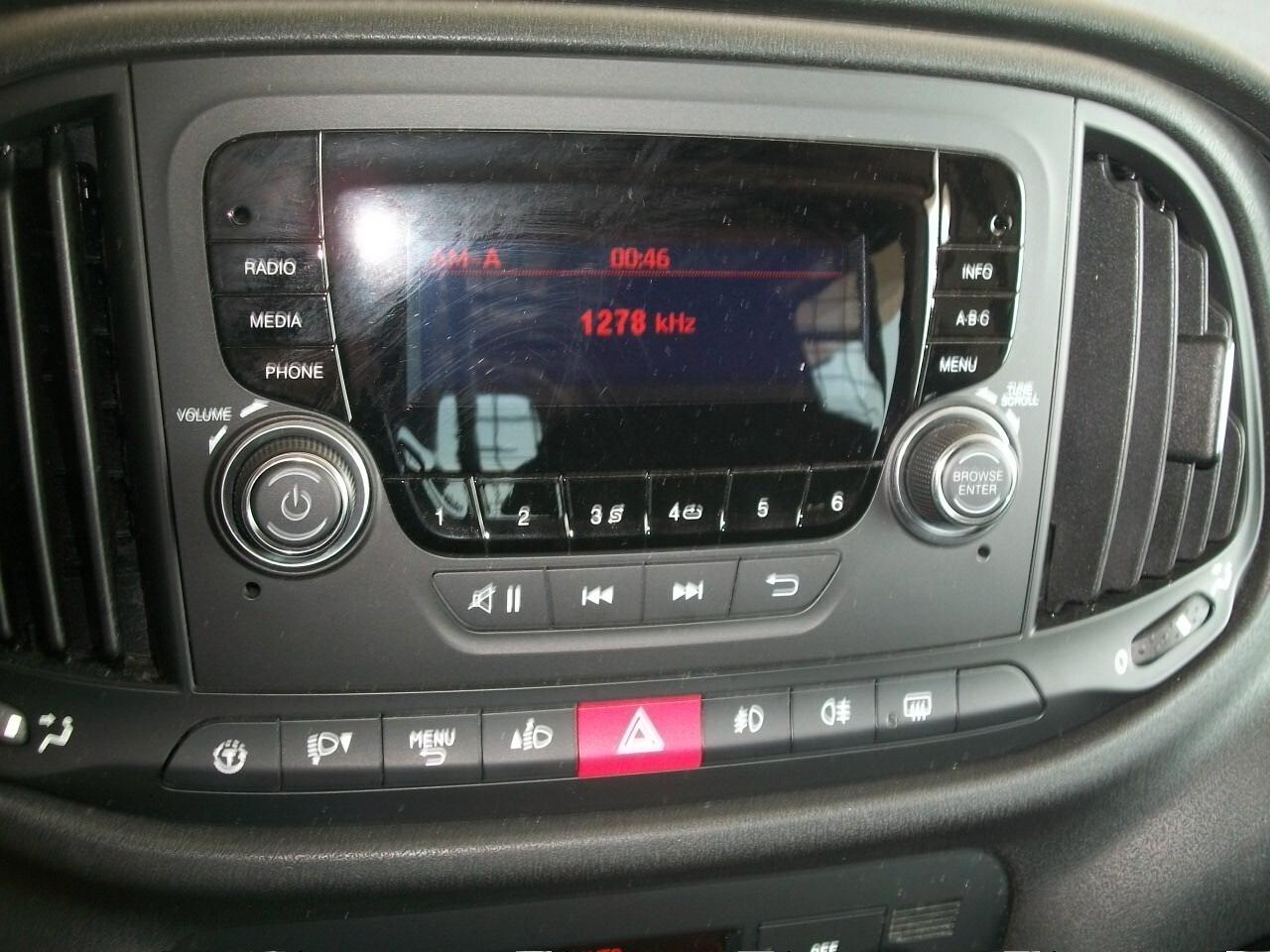 Fiat DOBLO IMMAT 28/ /07/2017 CC 1598 TDI EURO 06 DUE PORTE LATERALI EURO 7990,00 COMPRESO IVA SU FATTURA PIU PASSAGGIOPASSO LUNGO