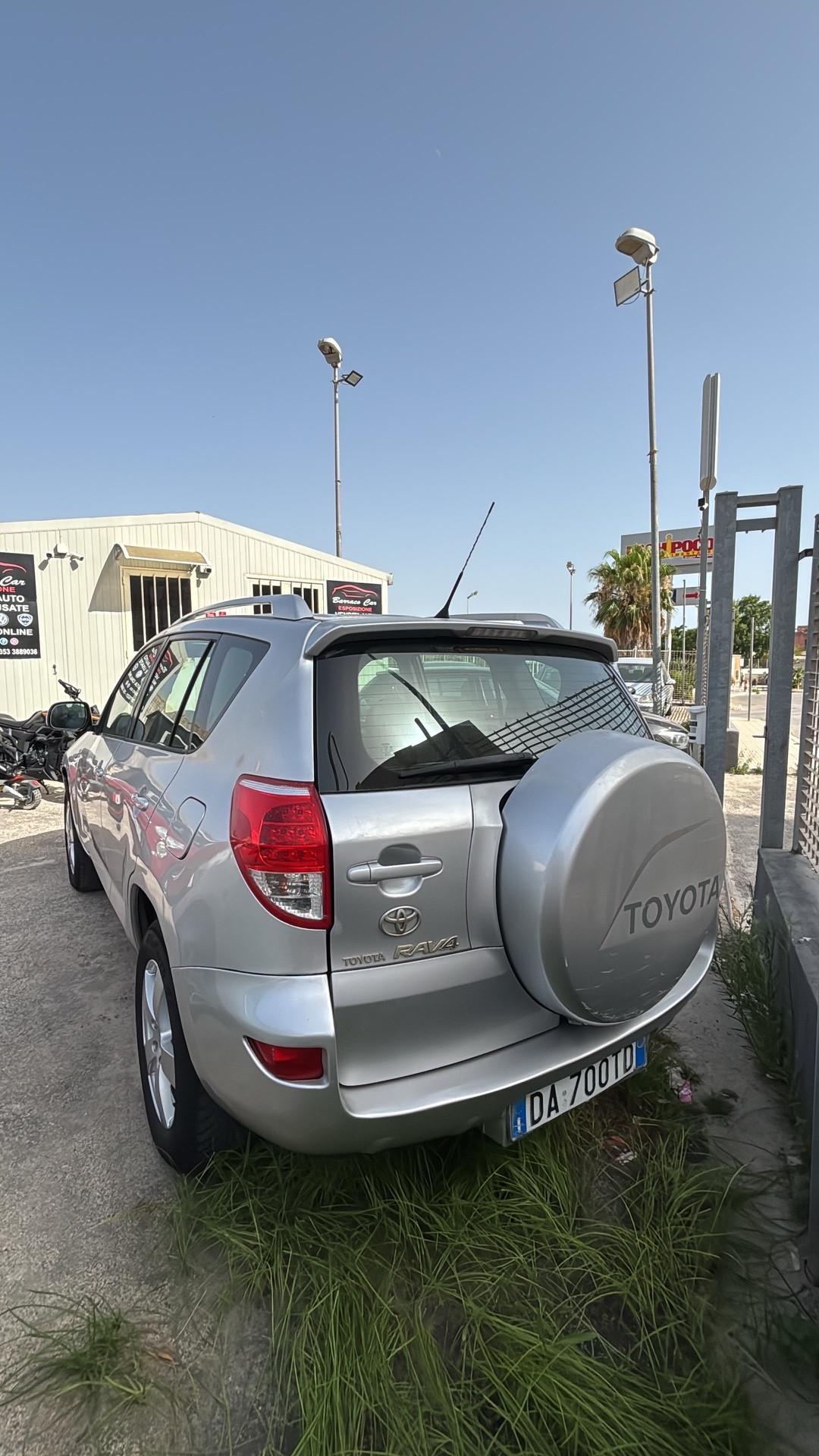 Toyota RAV 4 RAV4 2.2 D-4D 136 CV Luxury
