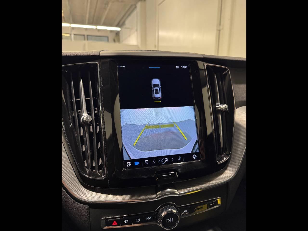 VOLVO XC60 B5 PLUS DARK AWD AUTO