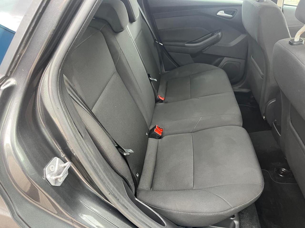 Ford focus-5P-1.0 ecoboost-benz-2016