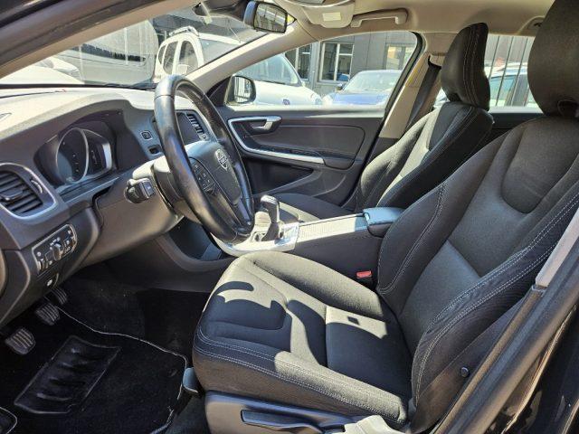 VOLVO V60 D2