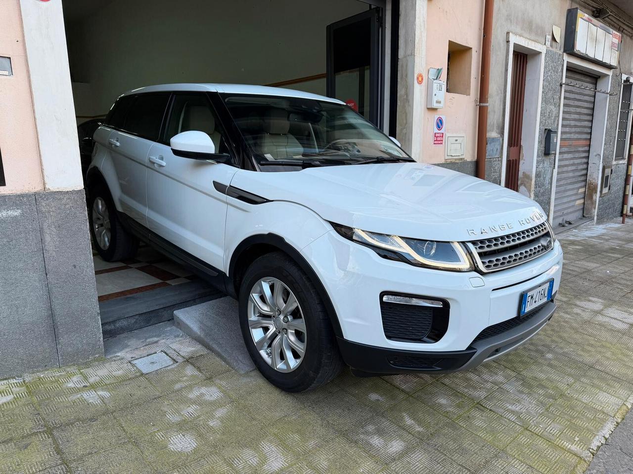 Land Rover Range Evoque 2.0 TD4 150 CV 5p. SE