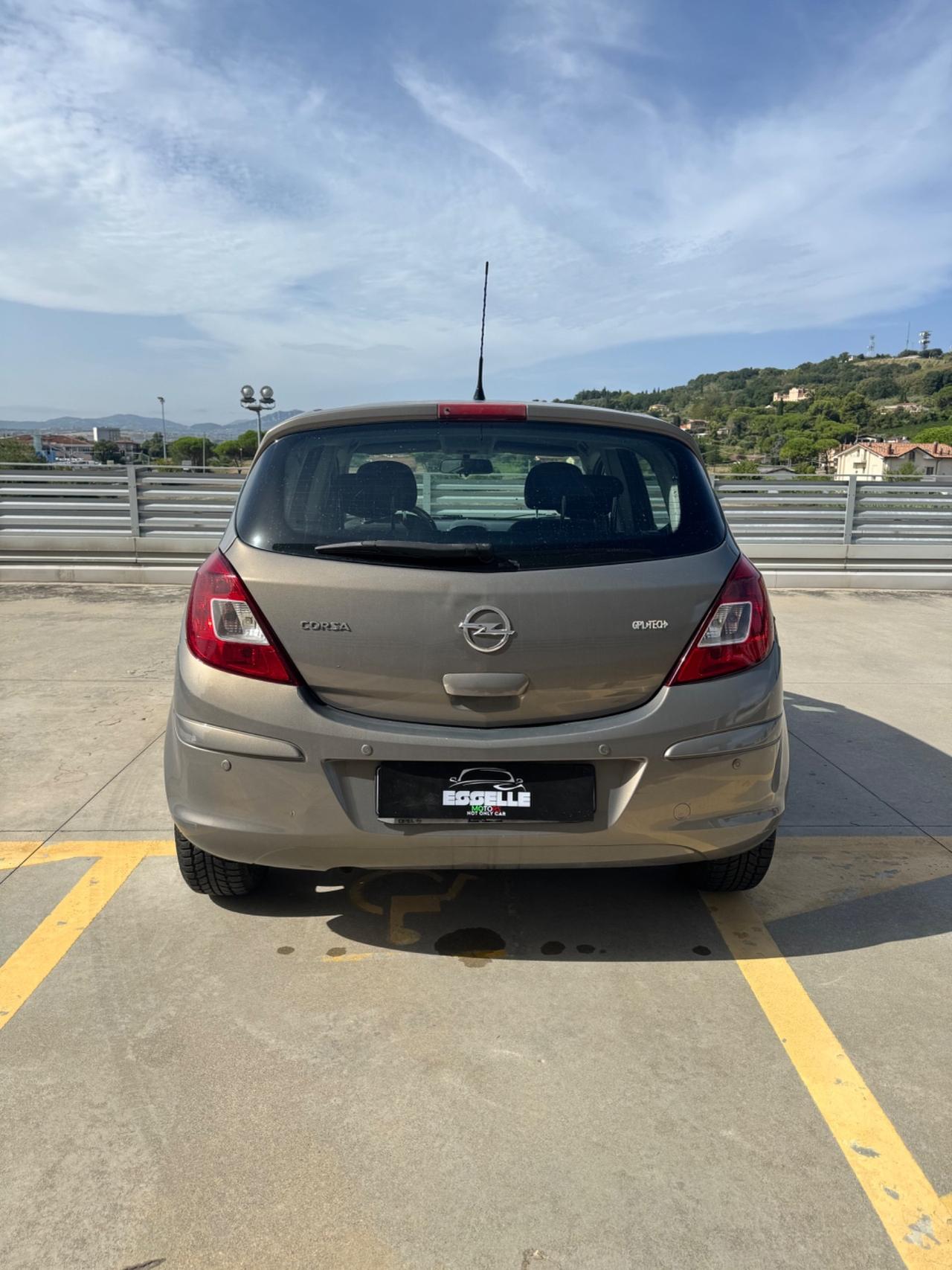 Opel Corsa 1.2 85CV 5 porte GPL-TECH Elective