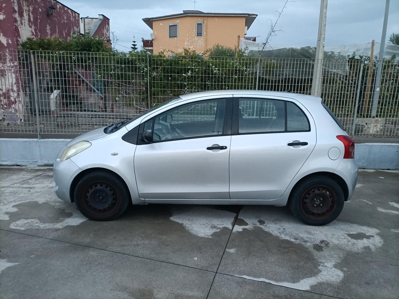2009 Toyota Yaris 1.0 5 porte