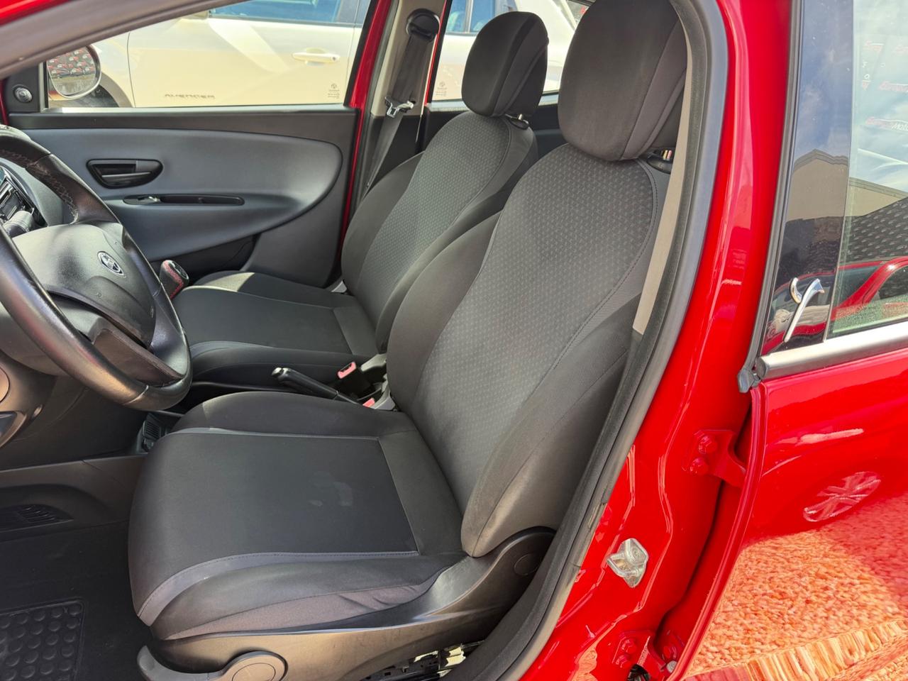 Lancia Ypsilon 1.3 MJT 16V 95 CV 5 porte Euro 6