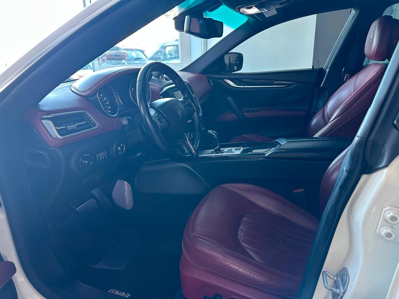 NOLEGGIO Maserati Ghibli V6 3.0 Diesel 275 CV INTERNI CARTIER TETTO APRIBILE