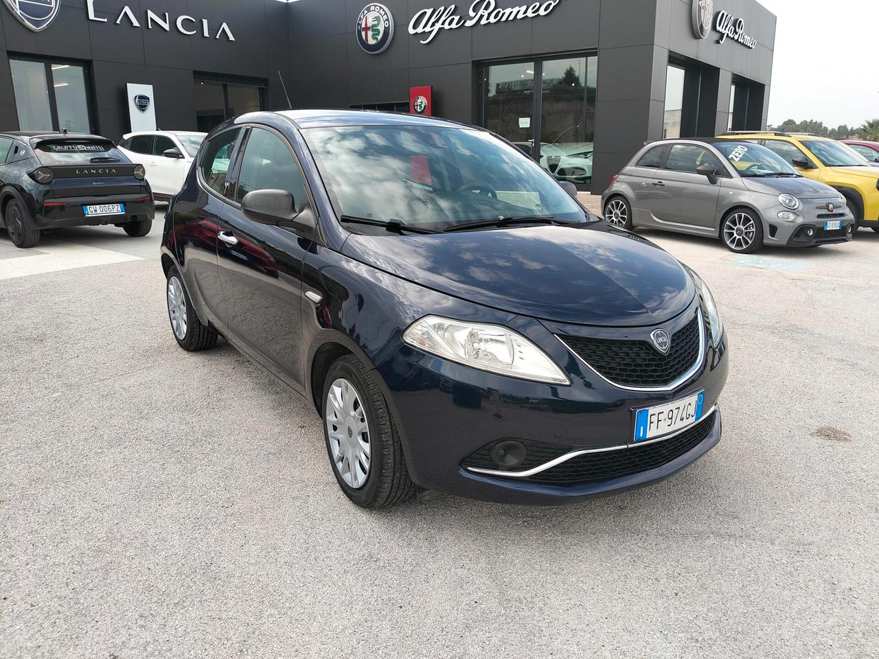 Lancia Ypsilon 1.2 69 CV 5 porte Silver