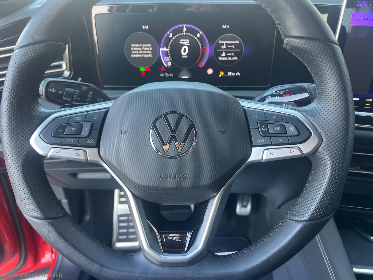 VOLKSWAGEN Tiguan 2.0 TDI 150CV SCR DSG R-Line NUOVO MODELLO IVA ESPOSTA