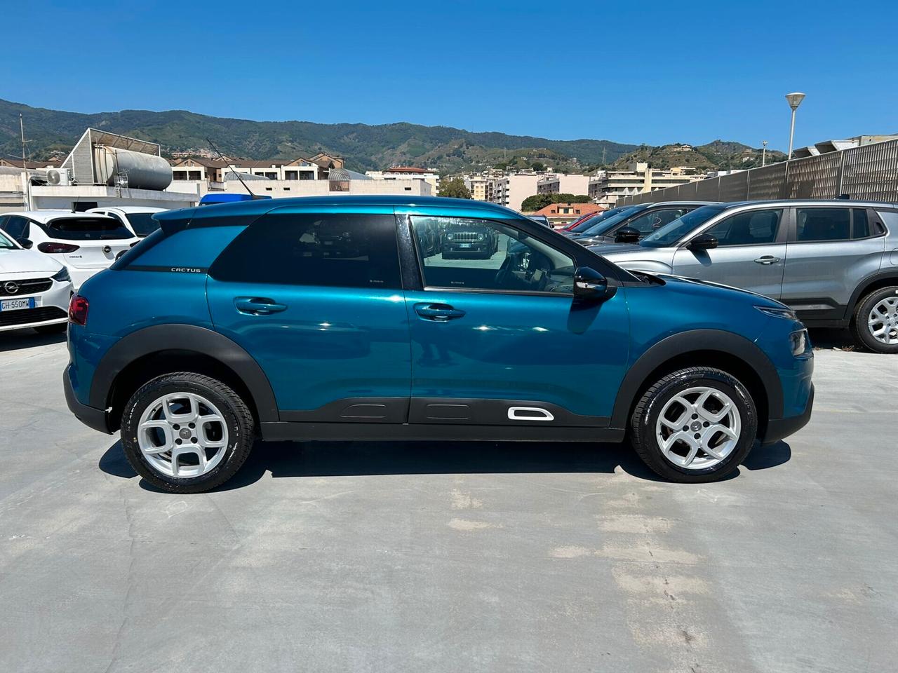 Citroen C4 Cactus BlueHDi 100 S&S Shine Pack