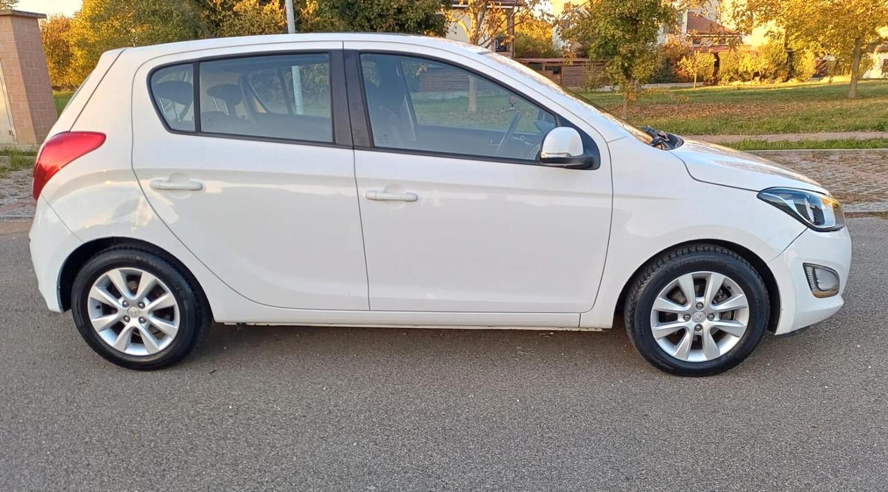 Hyundai i20 1.2 5p. BlueDrive GPL Sound Edition