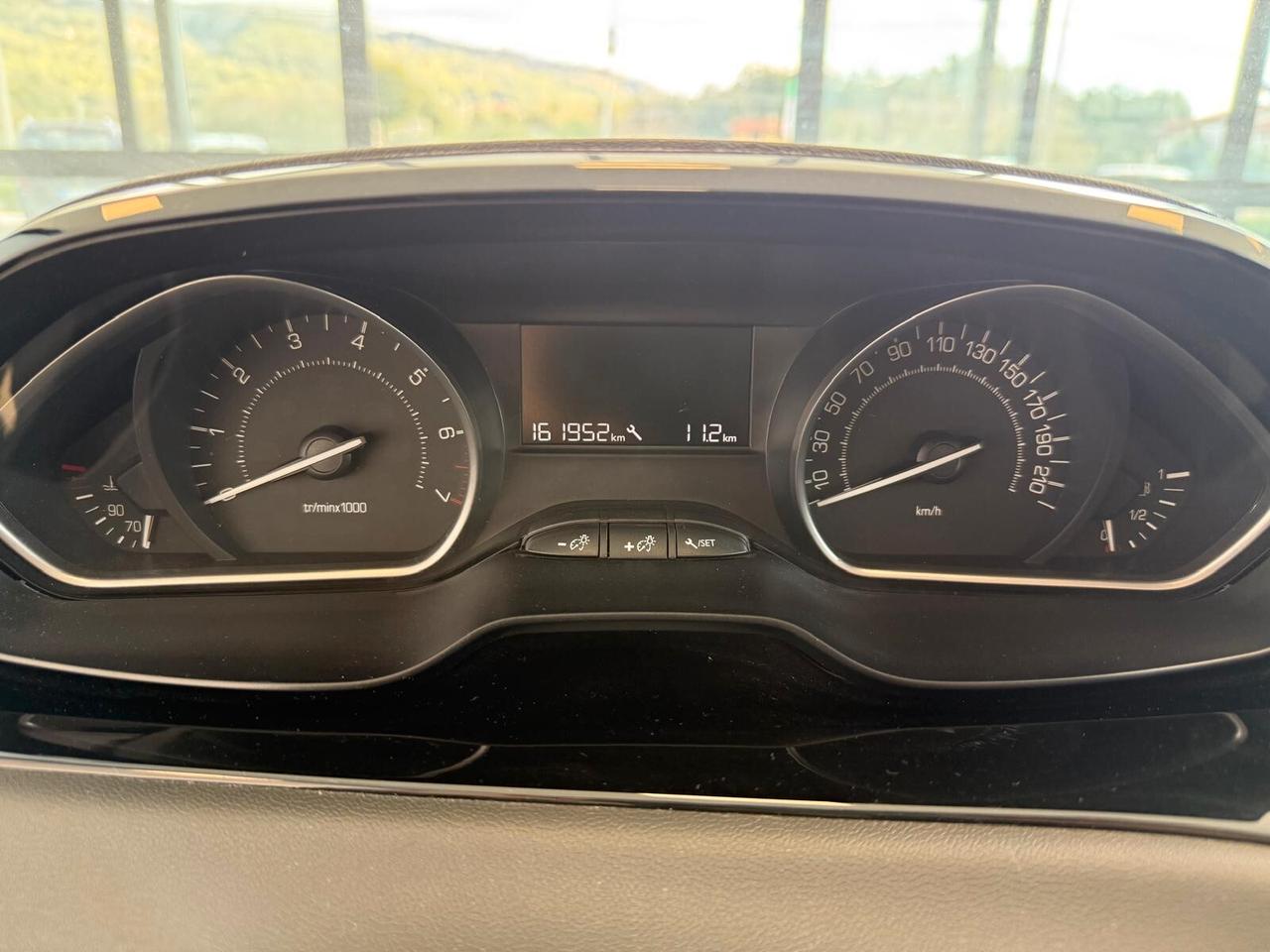 Peugeot 208 PureTech 82 5p. GPL Allure