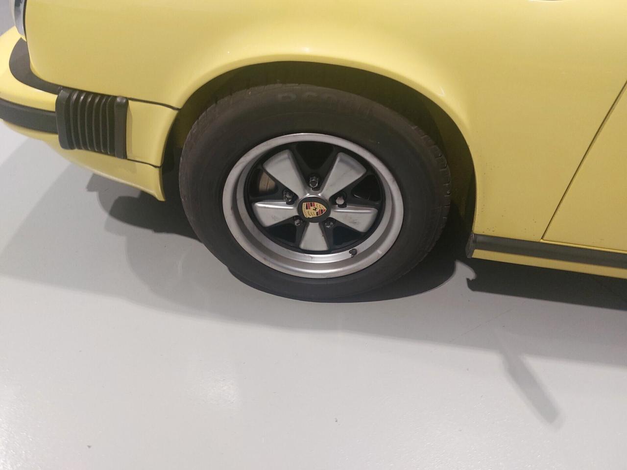 Porsche 911 2.7 S targa motore nuovo