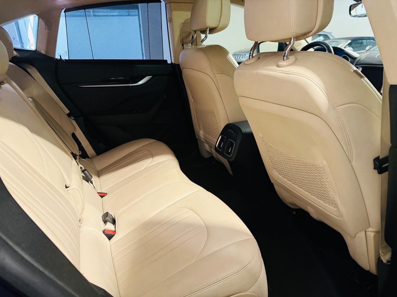 MASERATI LEVANTE*Q4*SERIE LIMITATA*TETTO*430 CV*