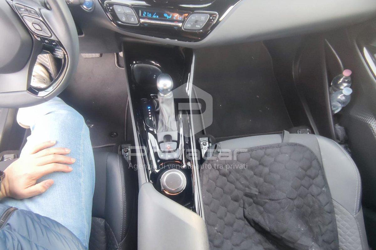 TOYOTA C-HR 1.8 Hybrid E-CVT Trend