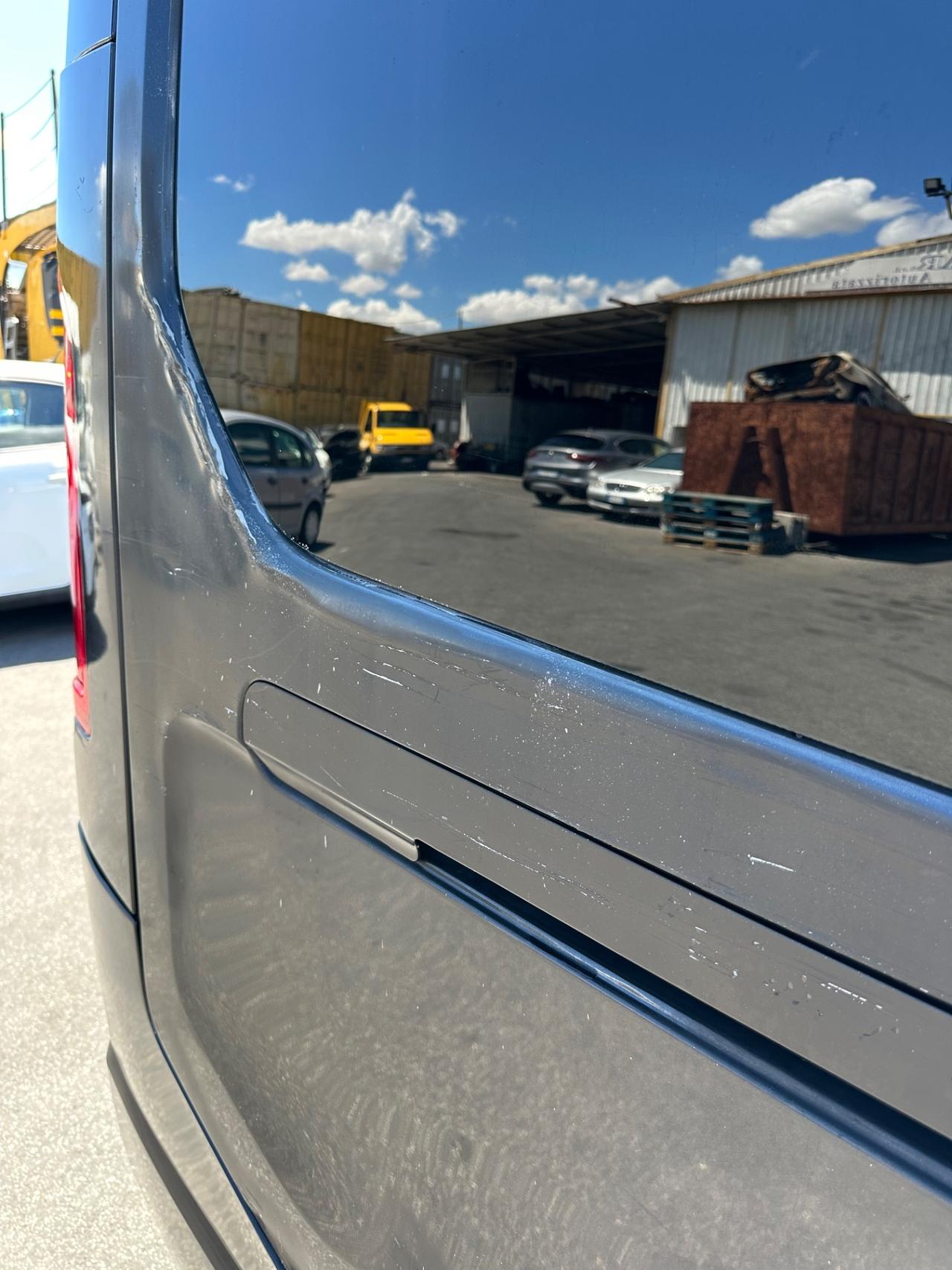 Opel Vivaro 9 posti Passo lungo