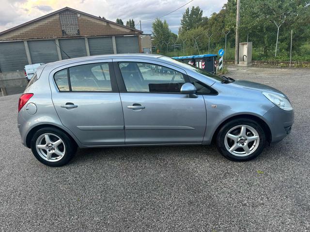 OPEL Corsa 1.4 16V 5 porte Cosmo senza nessun lavoro da fare
