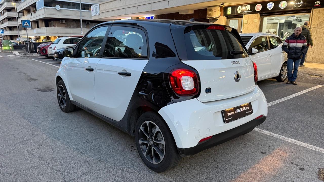 Smart ForFour EQ Passion LED PDC CERCHI 15 SOLO 30000 KM