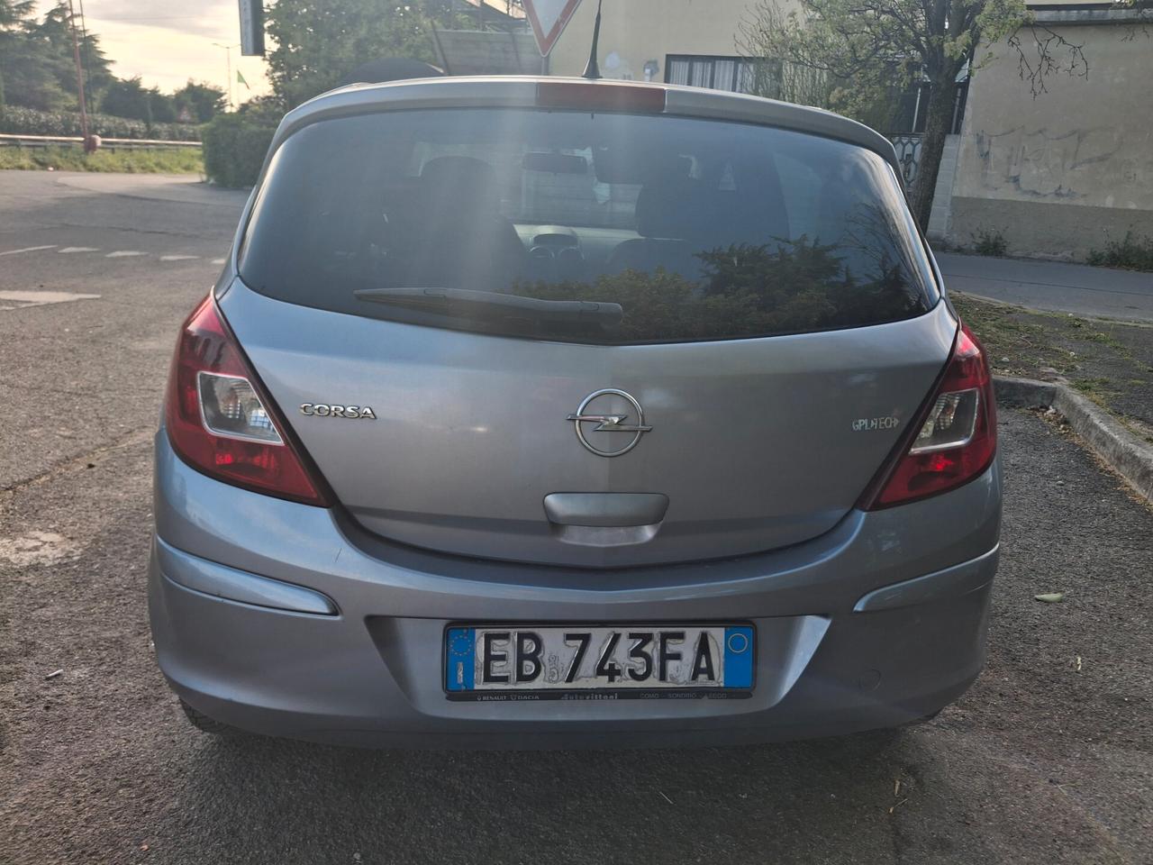 Opel Corsa 1.2 80CV 5 porte GPL-TECH Edition