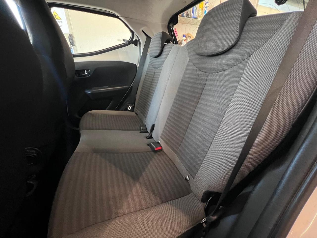 Toyota Aygo 1.0 AUTOMATICA X-PLAY*NO VINCOLI DI FINANZIIAMWNTO*AZIENDALE NAVI UNIPRO