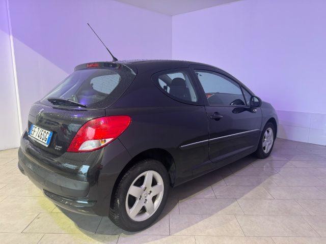 PEUGEOT 207 1.4 8V 75CV 3p. Special Edition