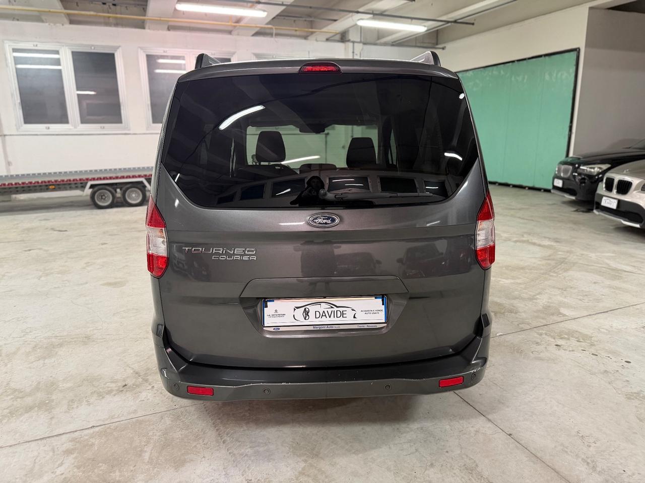 Ford Tourneo Courier 1.5 TDCI 95 CV Titanium