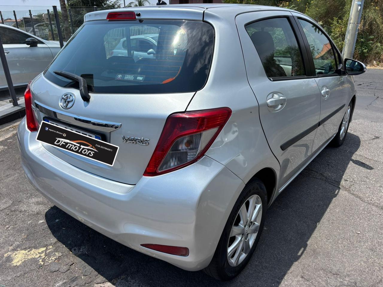 Toyota Yaris 1.4 D-4D 5 porte Lounge-2013
