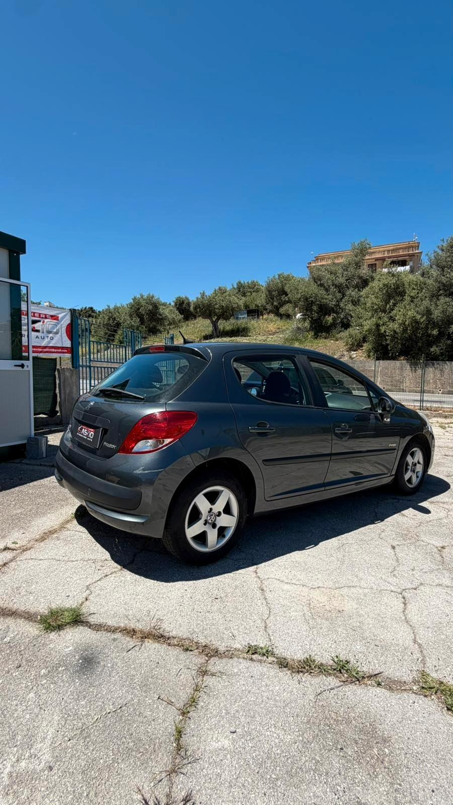 Peugeot 207 1.4 HDi 70CV 5p. X Line Mix