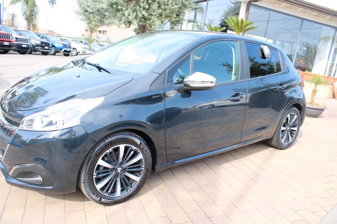 Peugeot 208 PureTech 82 Stop&Start 5 porte Signature