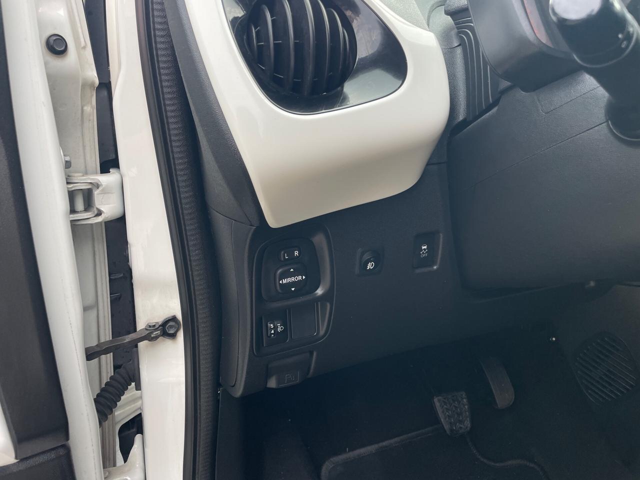 Toyota Aygo 1.0 VVT-i 69 CV 5 porte x-wave MMT