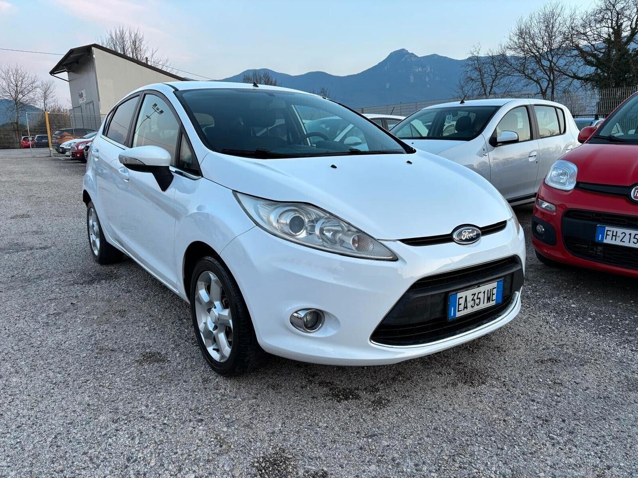 Ford Fiesta TITANIUM 1.4 GPL 5 porte - 2010