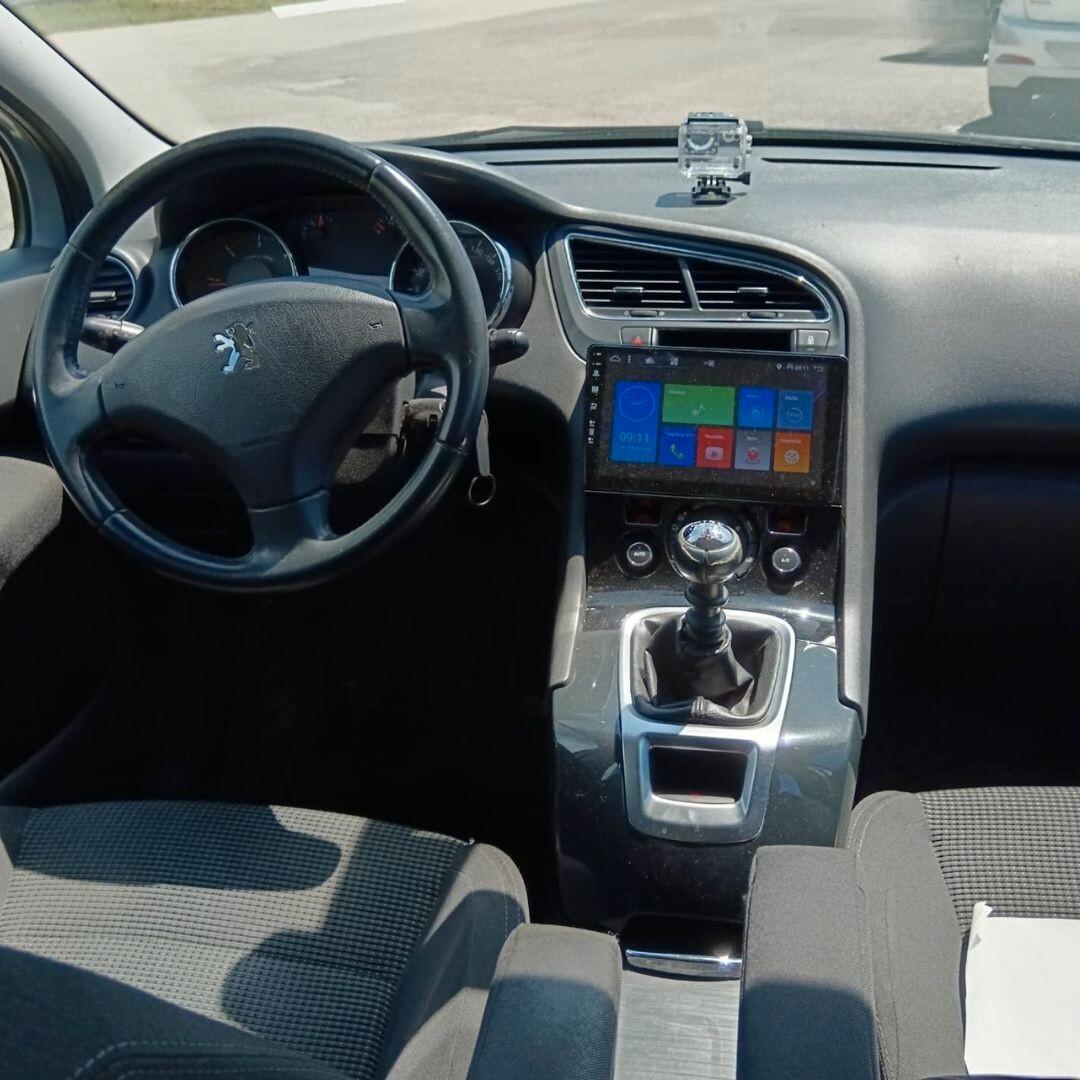 Peugeot 5008 1.6 HDi 112CV Premium *7 POSTI*