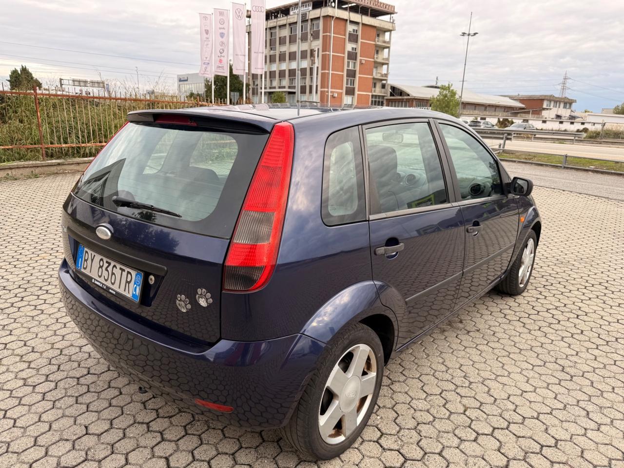 Ford Fiesta 1.4 16V 5p. Ghia