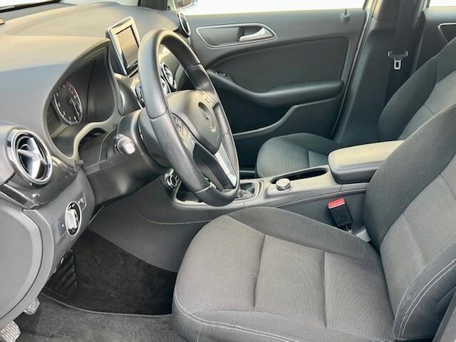 Mercedes-Benz B 180 BlueEFFICIENCY 2012