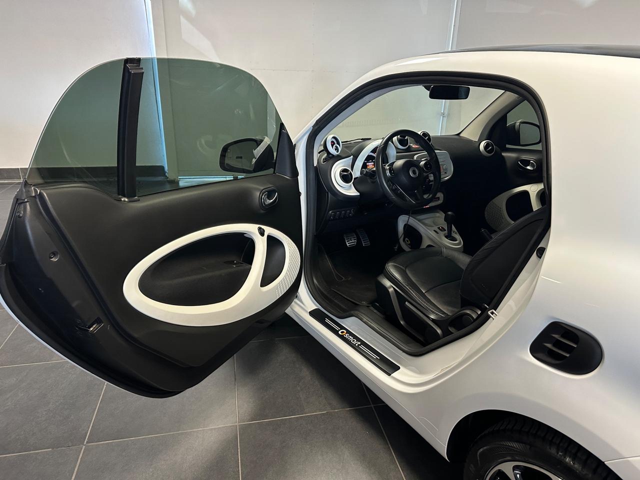 SMART FORTWO 1.0 PASSION 71CV AUTOMATICA TOTAL WHITE