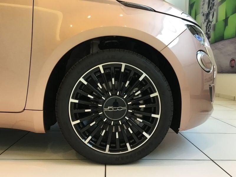 FIAT 500 Hybrid Hybrid Icon MY26 PACK STYLE