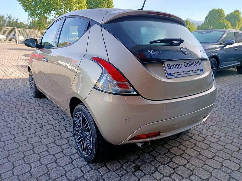 Lancia Ypsilon 1.0 firefly hybrid Gold s&s 70cv 5 Porte 1.0 FireFly Hybrid 70cv Gold S&S