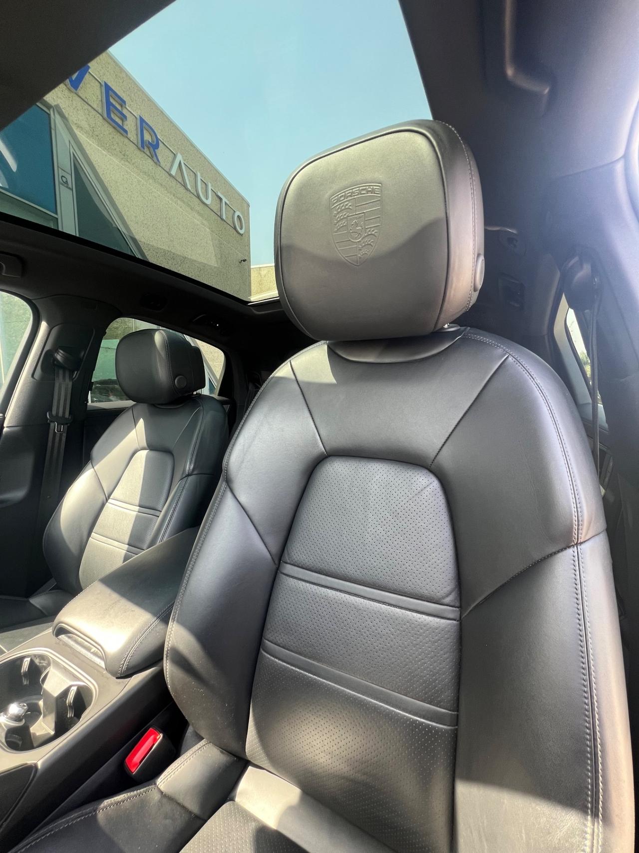 Porsche Cayenne Coupé 3.0 V6 S E-Hybrid - possibilità noleggio no scoring
