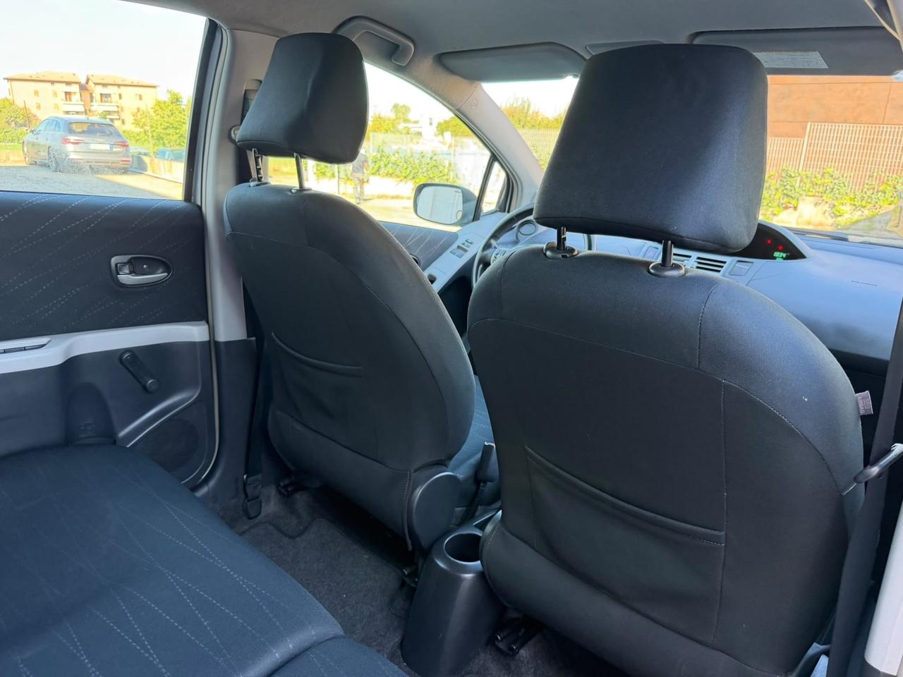 Toyota Yaris 1.3benz 2008 156.000km per neopatentati