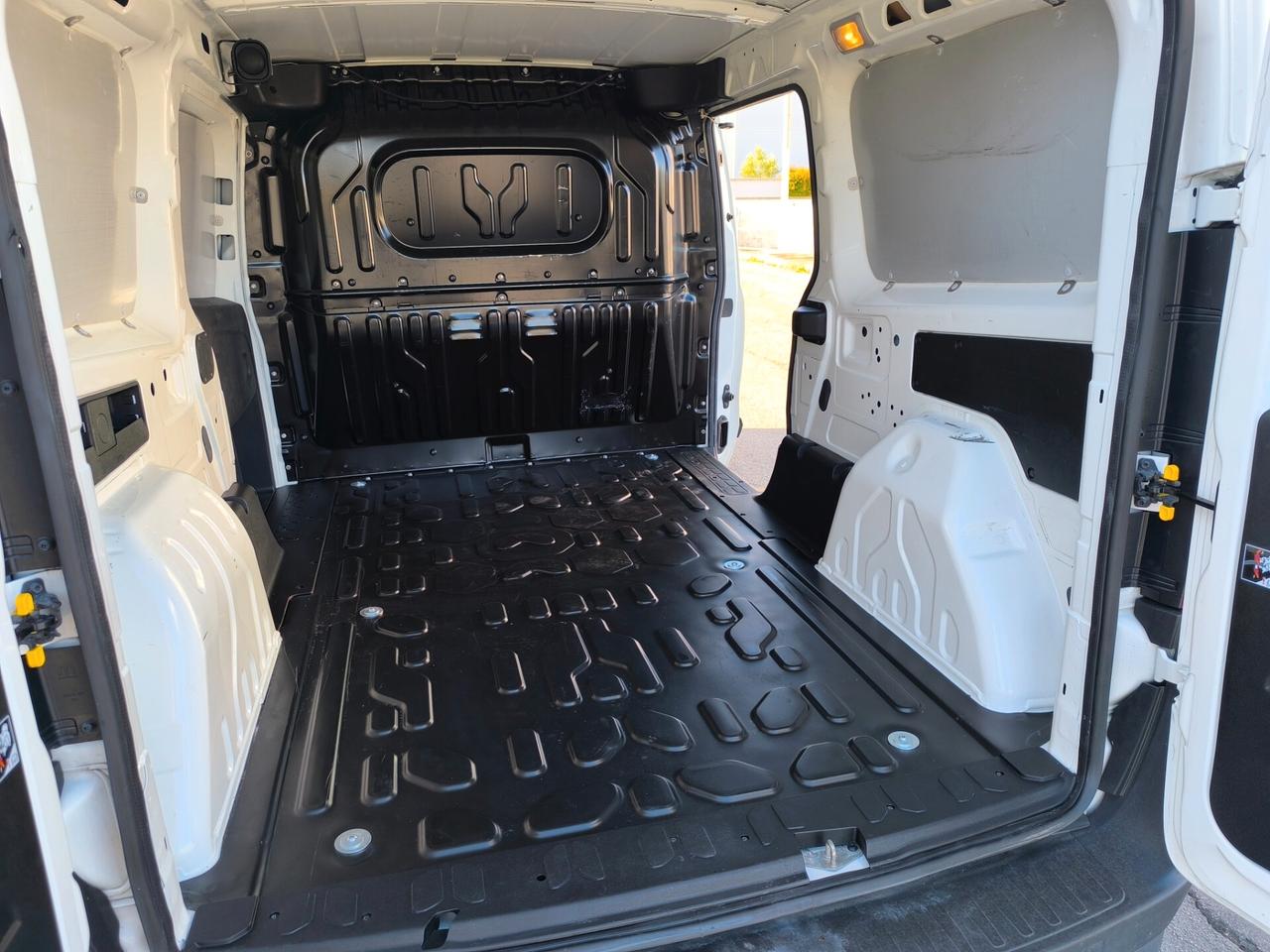 FIAT DOBLÒ LOUNGE 1.6 MAXI 07/2019 1 PROPRIETARIO