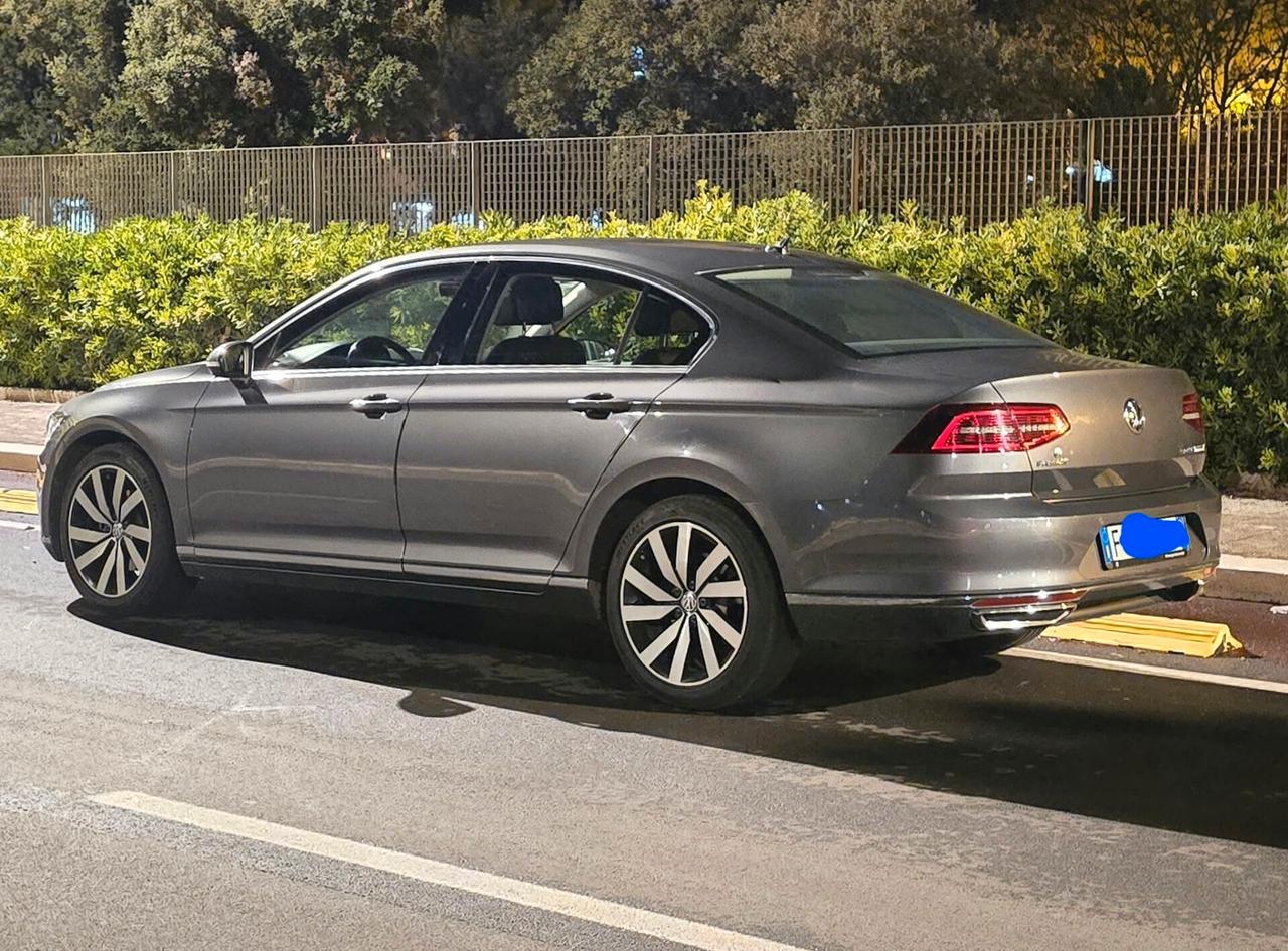 Volkswagen Passat 2.0 TDI DSG Highline BlueMotion
