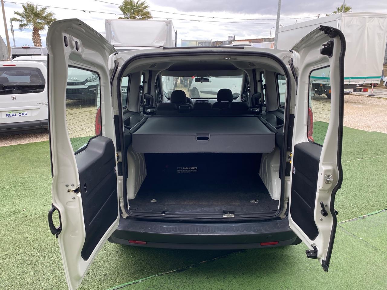 Fiat Doblo 1.6 Diesel Maxi Porte Posteriore