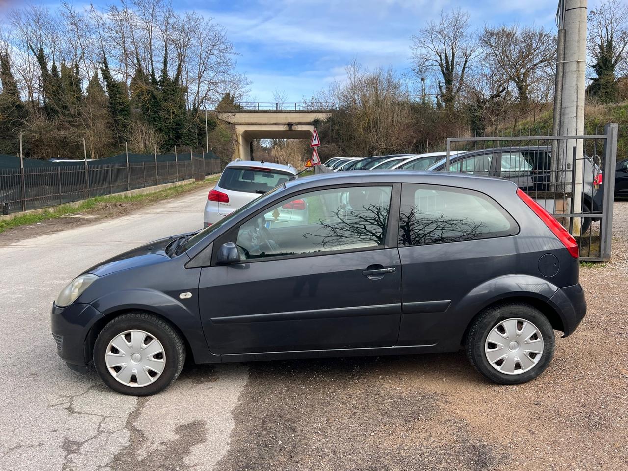 Ford Fiesta 1.4 16V 5p. Ghia