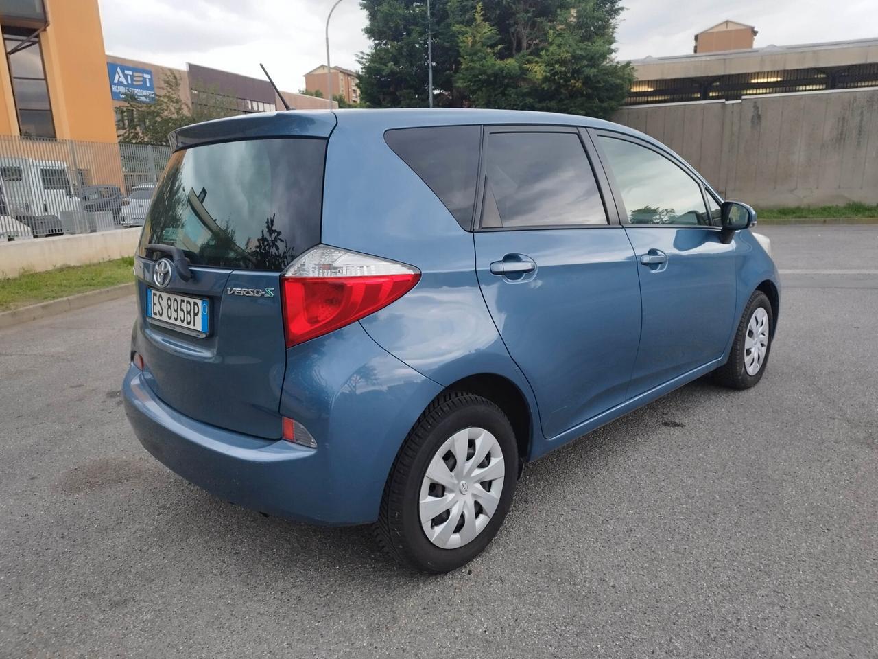 Toyota Verso-S 1.3 MT benzina